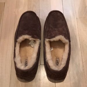 Ugg slippers size 9